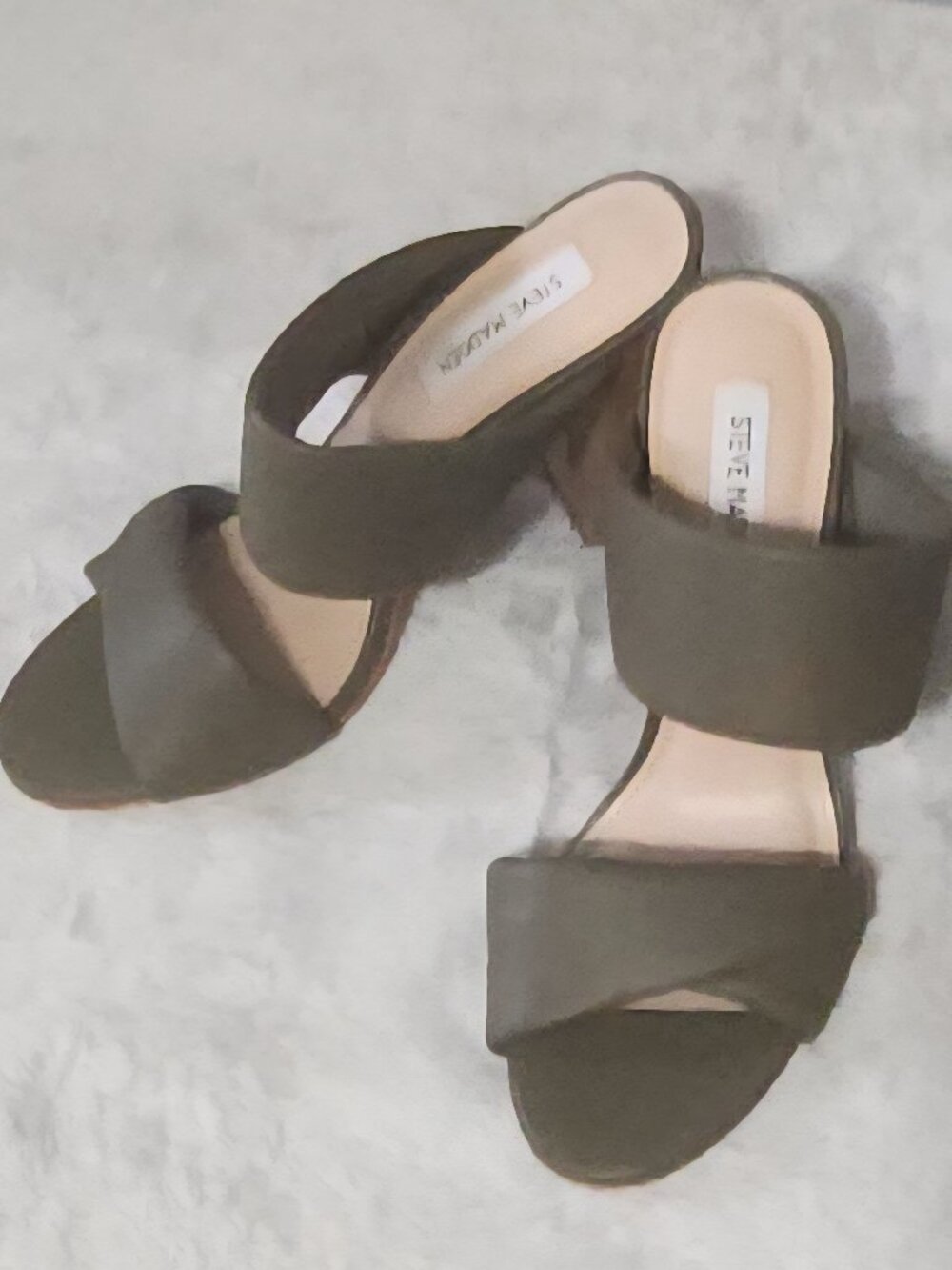NWT Steve Madden Puffy Cross Strap Olive Leather Block Heel Mules Sz 9